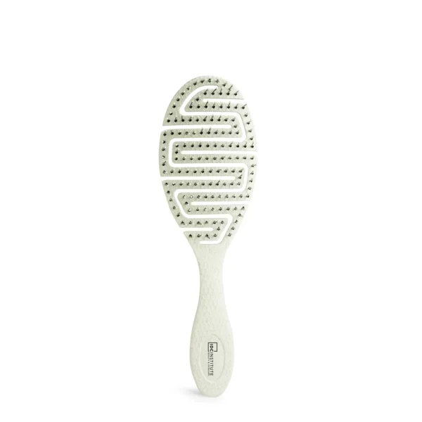 Cette brosse biodégradable est fabriqué avec du manioc et du maïs. Idéal pour sécher les cheveux car il laisse passer l’air à travers ses poils.